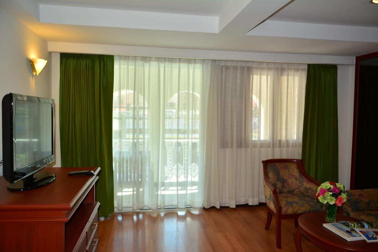 Pride Beach Resort - Adults Only Patong Екстериор снимка