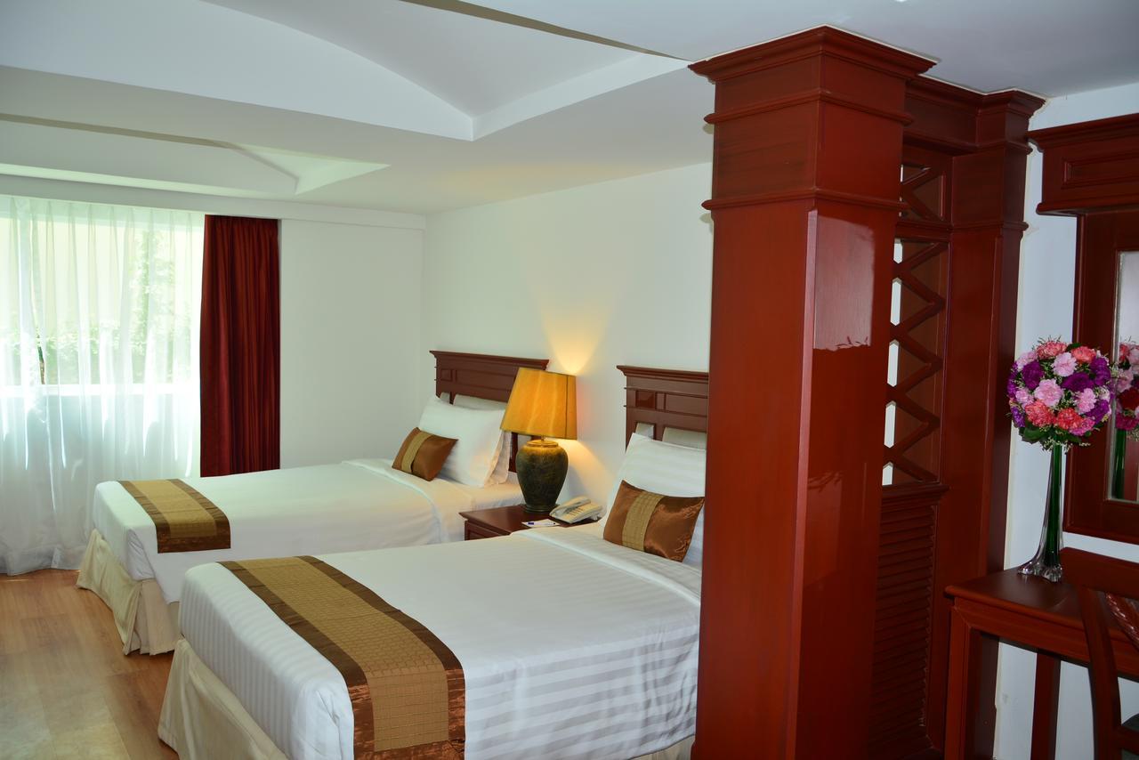 Pride Beach Resort - Adults Only Patong Екстериор снимка