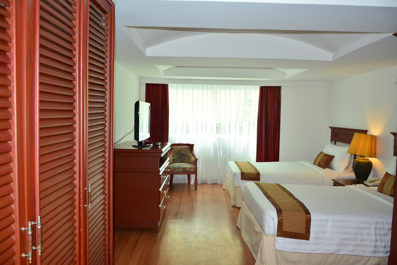Pride Beach Resort - Adults Only Patong Екстериор снимка