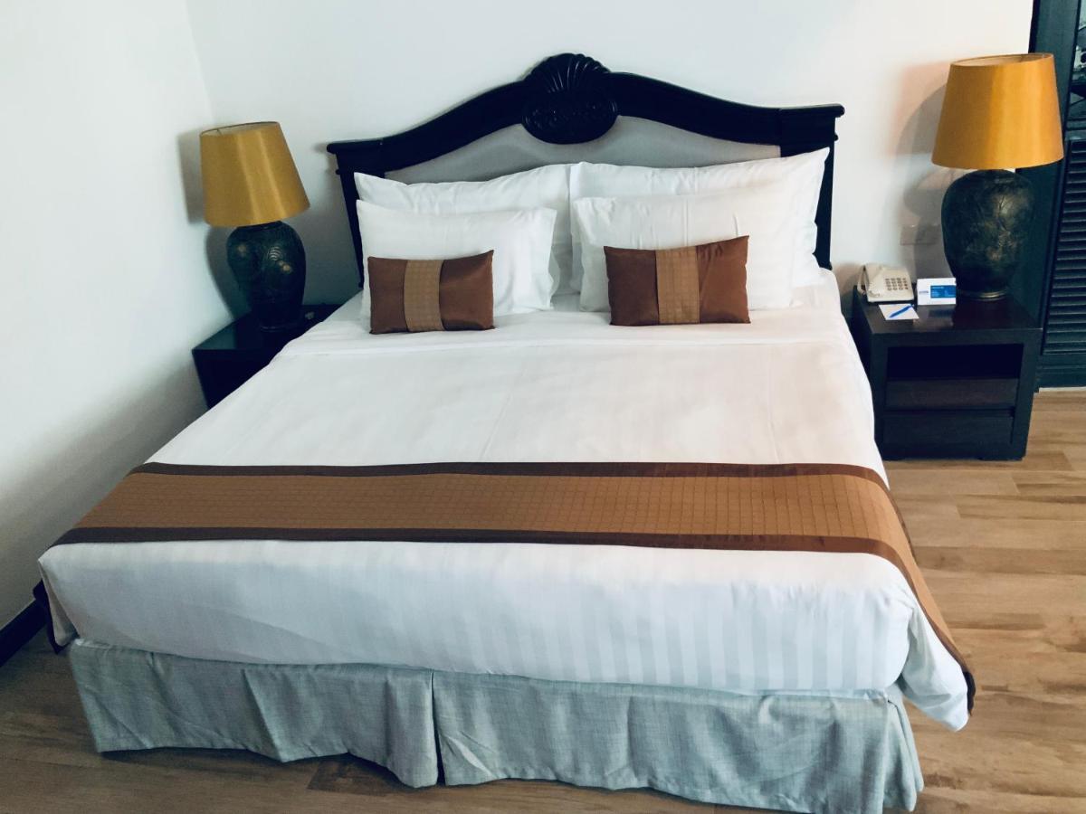 Pride Beach Resort - Adults Only Patong Екстериор снимка