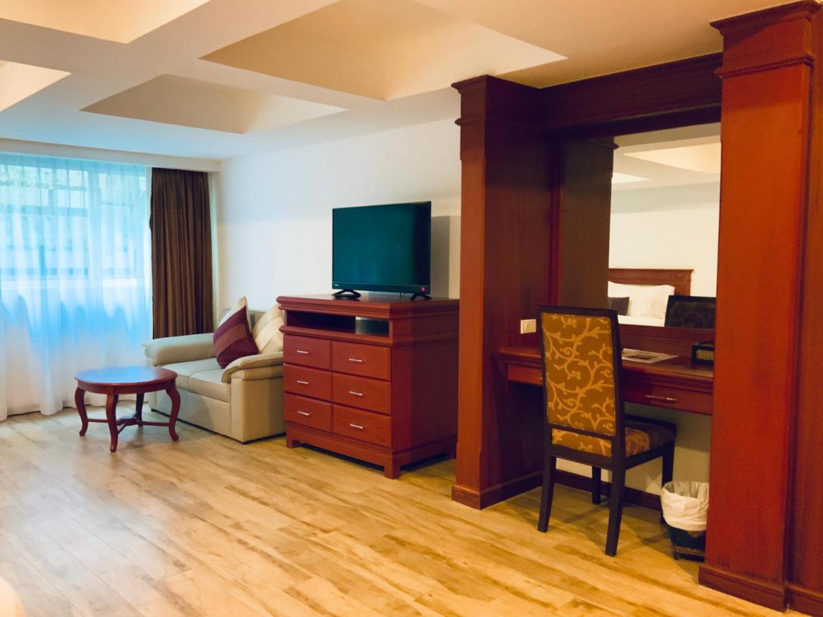 Pride Beach Resort - Adults Only Patong Екстериор снимка